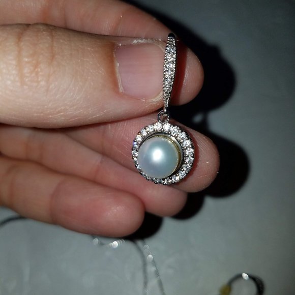 Pearl and Cubic Zirconia Jewelry Set - Picture 3 of 4